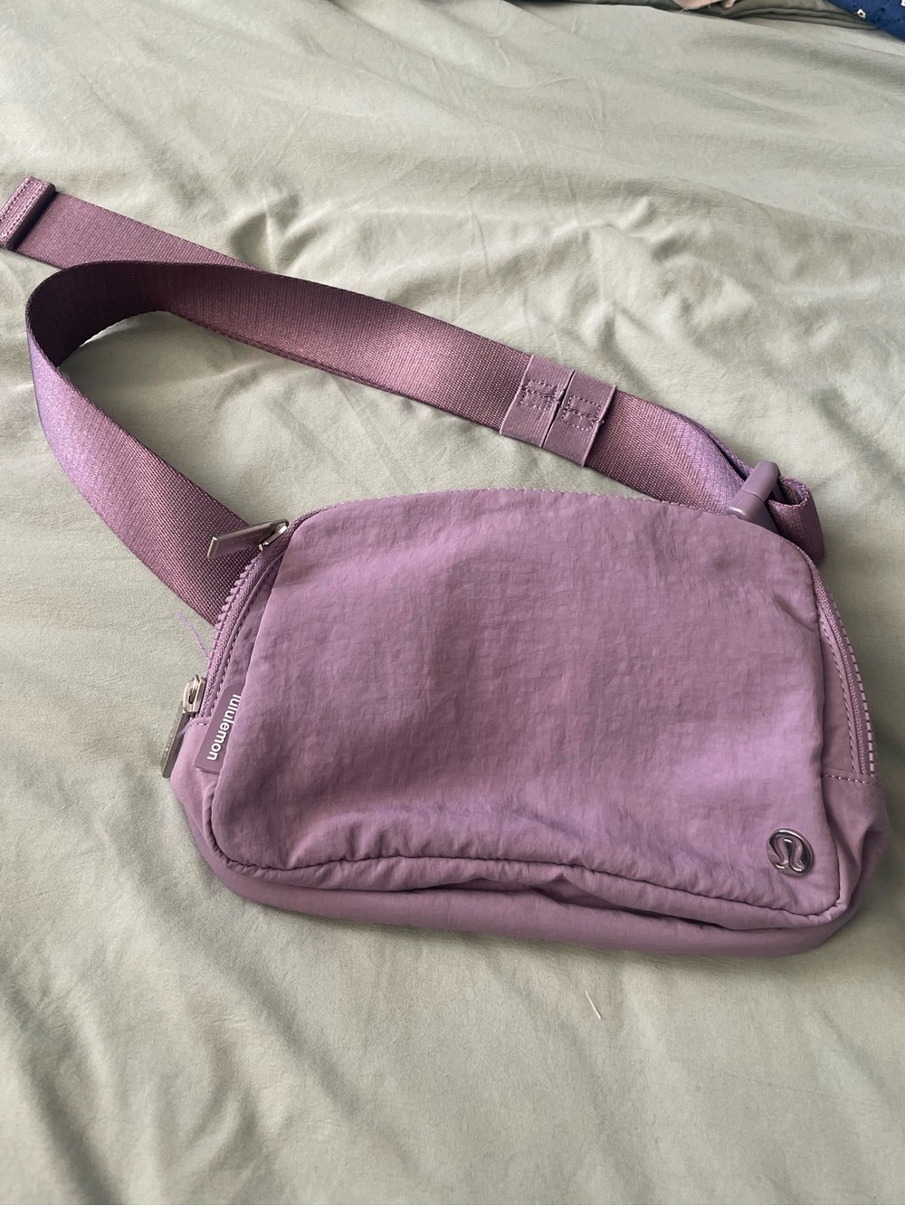 lululemon athletica lilac crossbody bag